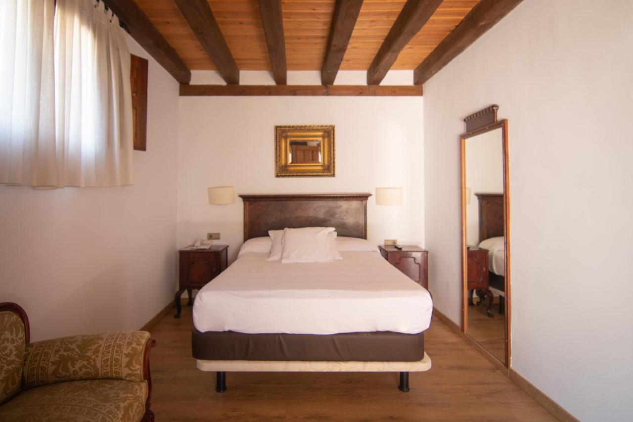 Hospedium Hotel Rural Abadia De Yuste Cuacos De Yuste Dış mekan fotoğraf