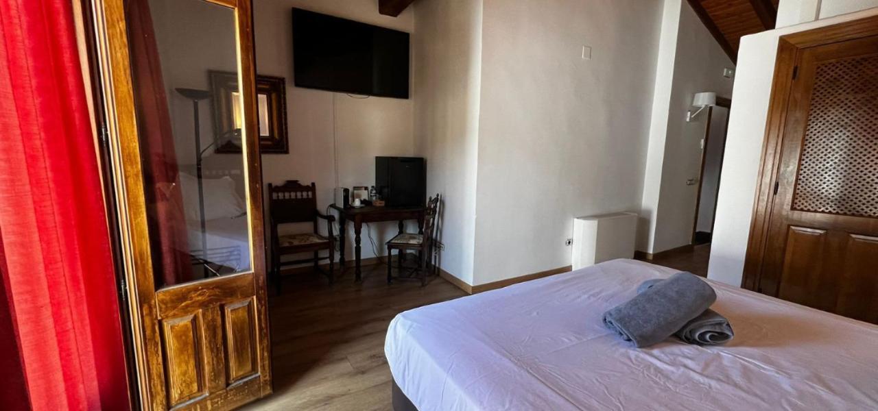 Hospedium Hotel Rural Abadia De Yuste Cuacos De Yuste Dış mekan fotoğraf